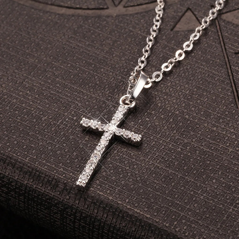 Fashion Simple Alloy Cross Necklace Gold Color Crystal Jesus Cross Pendant Necklace for Men Women Couple Jewelry Gift Wholesale